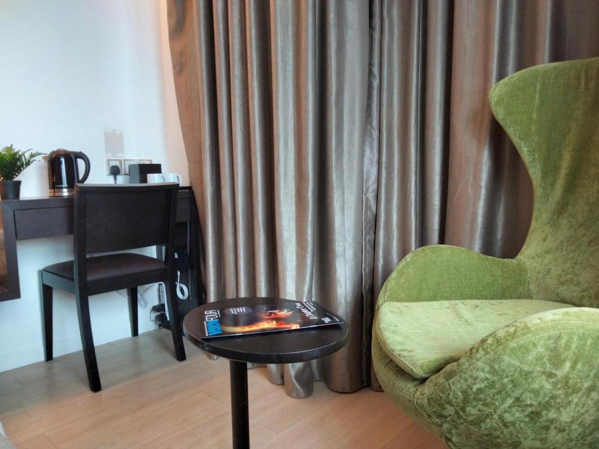Centrestage Pj By Homebrickz Petaling Jaya Extérieur photo